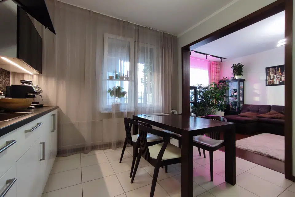 Продаётся 2-комнатная квартира, 67.9 м²