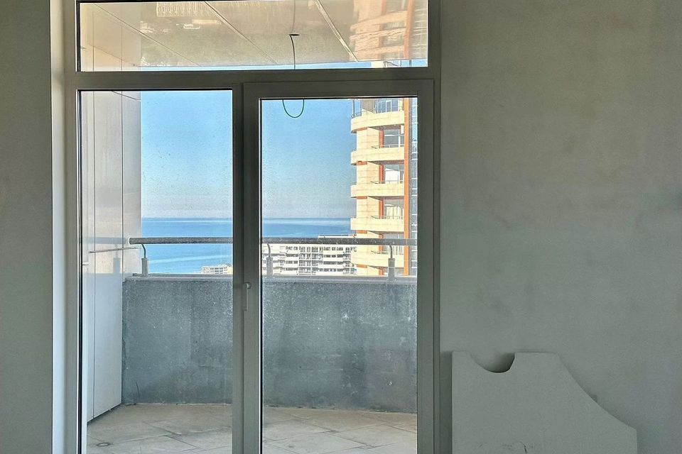 Продаётся 3-комнатная квартира, 189 м²