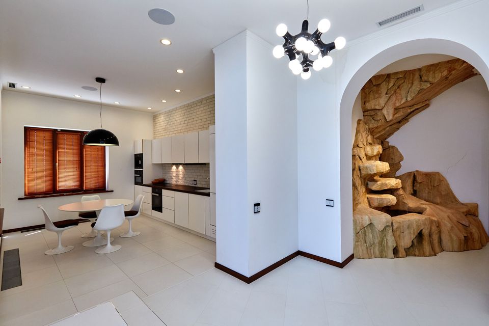 Продаётся 4-комнатная квартира, 156 м²