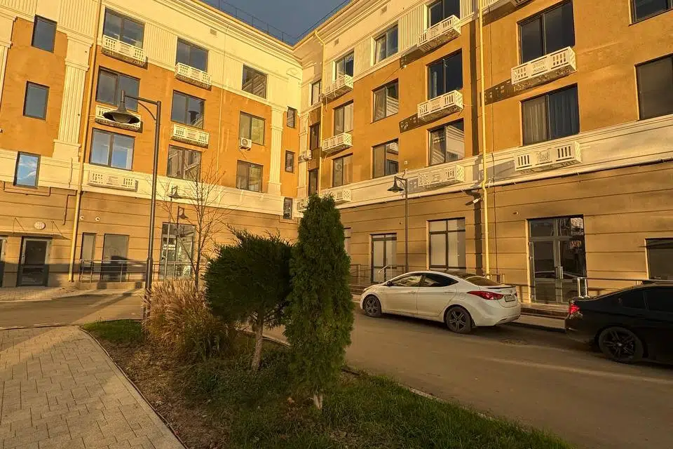 Продаётся 1-комнатная квартира, 42.2 м²