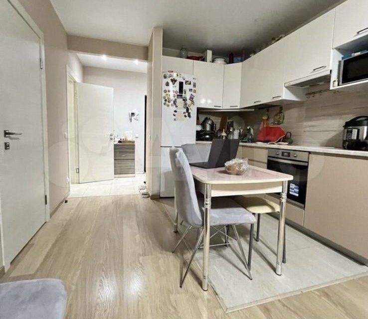 Продаётся 1-комнатная квартира, 42 м²