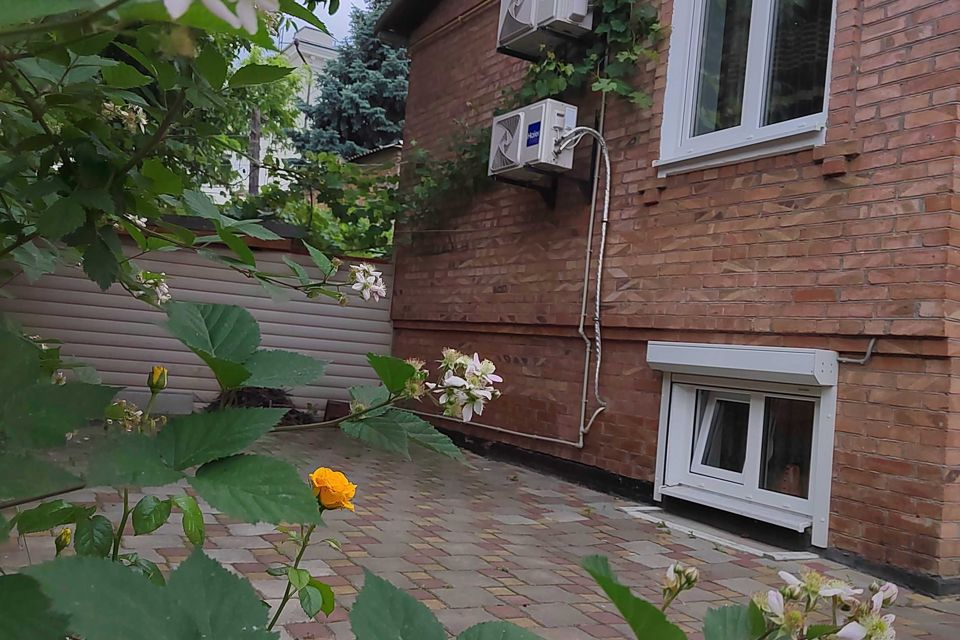 Продаётся 3-комнатная квартира, 107.6 м²