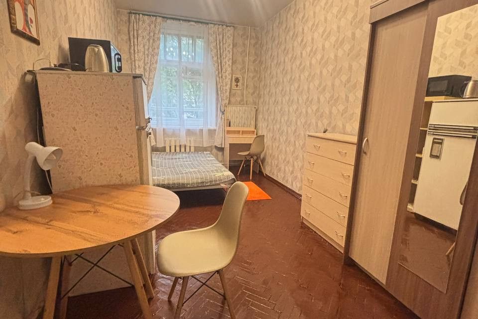 Продаётся комната в 5-комн. квартире, 15 м²
