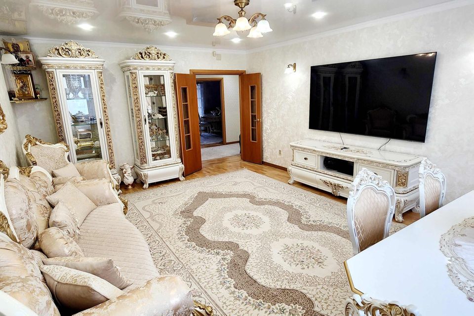 Продаётся 3-комнатная квартира, 107.7 м²