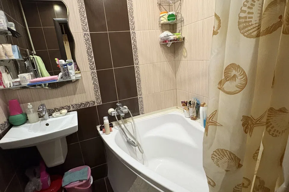 Продаётся 3-комнатная квартира, 63 м²
