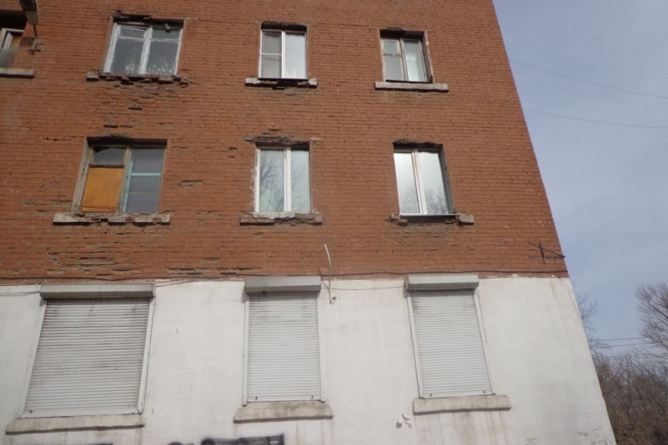 Продаётся комната в 5-комн. квартире, 65 м²