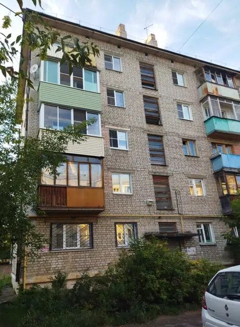 Продаётся 3-комнатная квартира, 41.8 м²