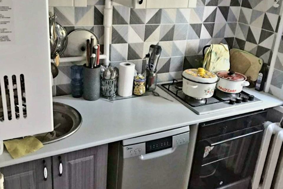 Продаётся 3-комнатная квартира, 56 м²