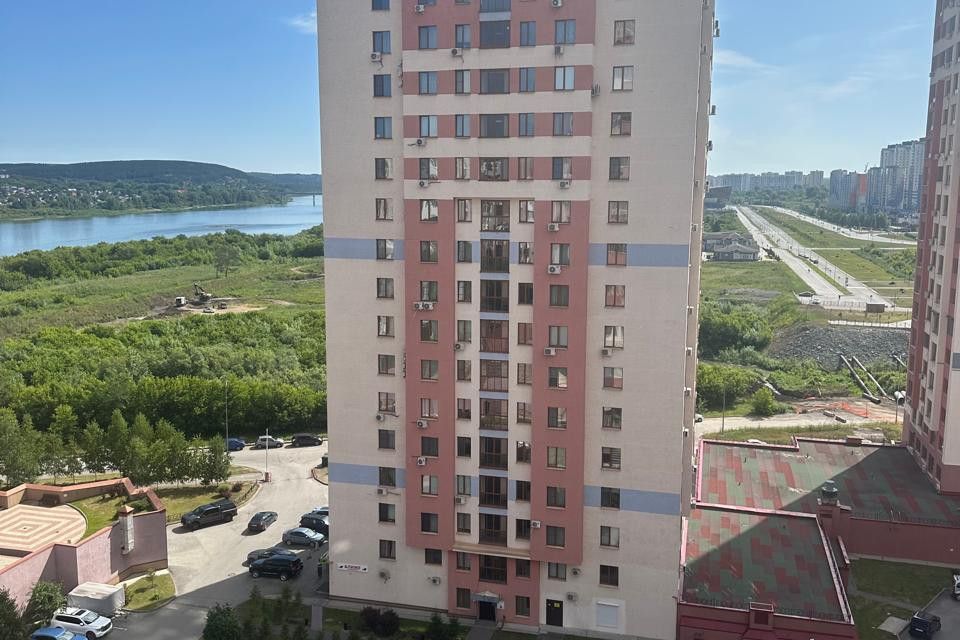 Продаётся 3-комнатная квартира, 106.7 м²