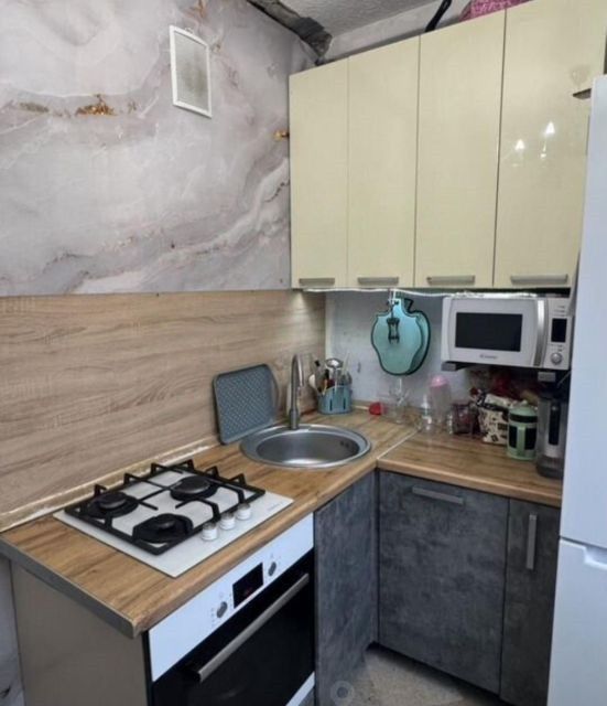 Продаётся комната в 2-комн. квартире, 16 м²