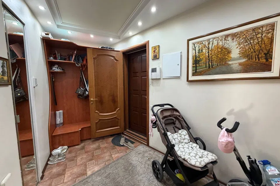 Продаётся 3-комнатная квартира, 130 м²