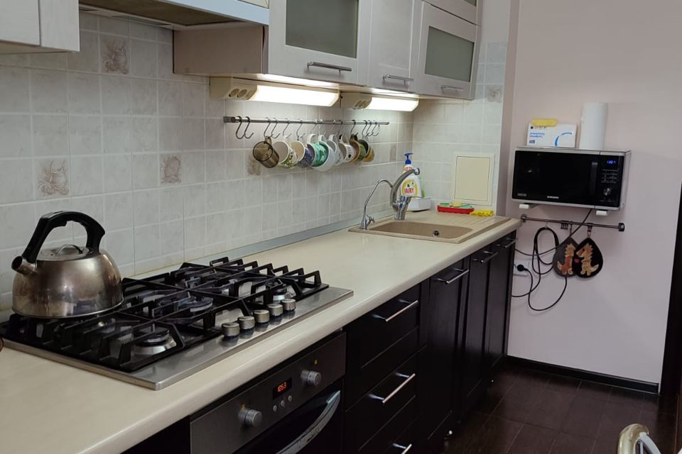 Продаётся 3-комнатная квартира, 62.7 м²