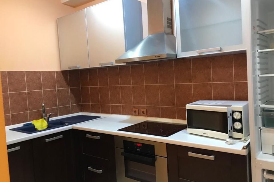Сдаётся 2-комнатная квартира, 73 м²