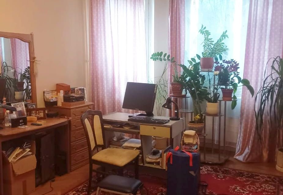 Продаётся 4-комнатная квартира, 156.8 м²