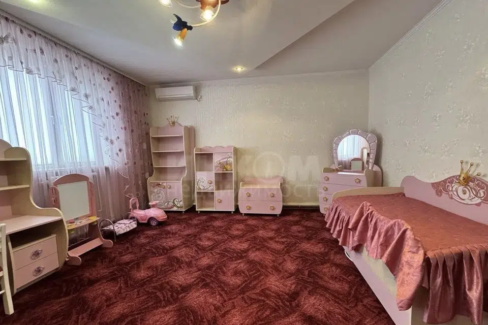 Продаётся 2-этажный дом, 418 м²