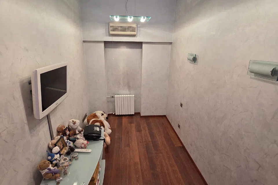 Продаётся 5-комнатная квартира, 197.1 м²