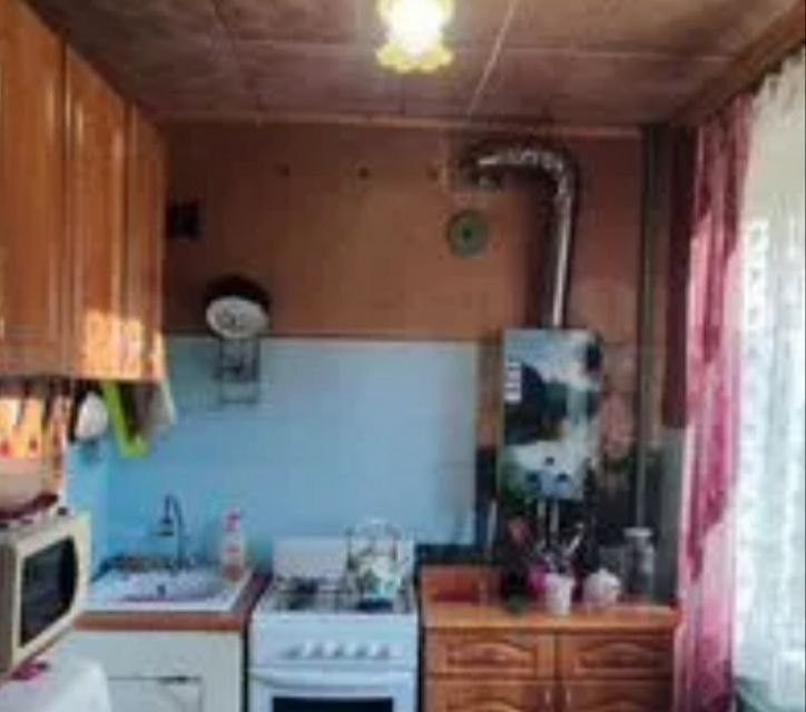 Продаётся 4-комнатная квартира, 61.4 м²