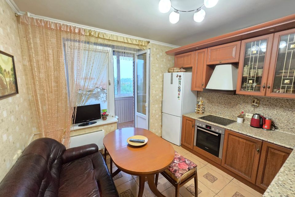 Продаётся 1-комнатная квартира, 42 м²