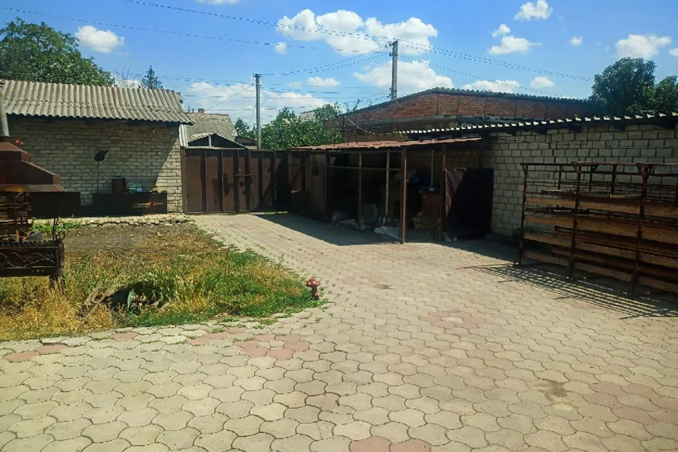 Продаётся 4-комнатная квартира, 101.9 м²