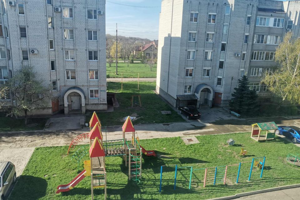 Продаётся 3-комнатная квартира, 69.7 м²