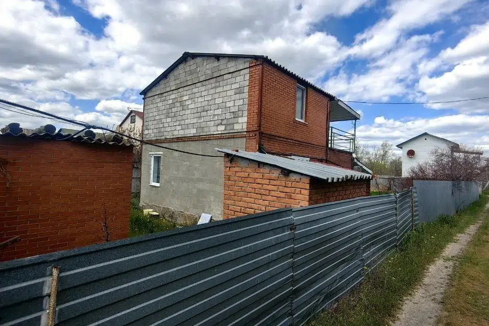 Продаётся 2-этажный дом, 109.5 м²