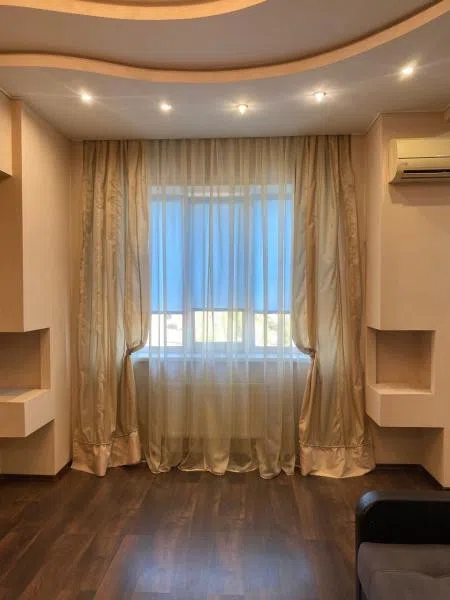 Продаётся 1-комнатная квартира, 67 м²