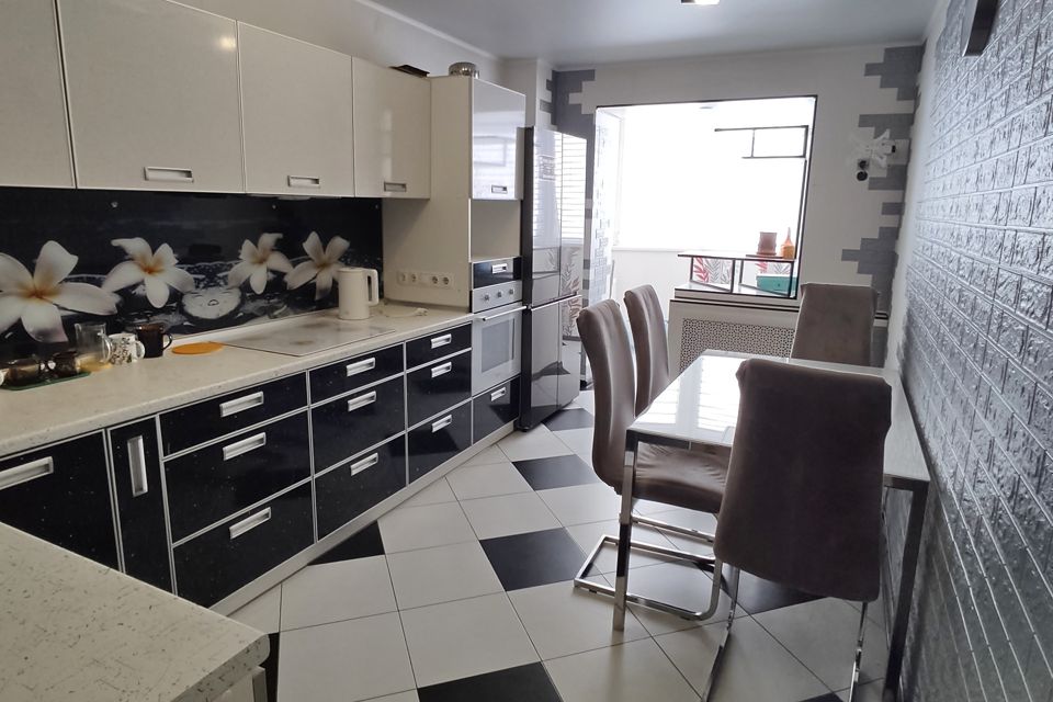 Продаётся 3-комнатная квартира, 87 м²