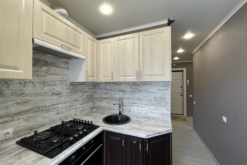 Продаётся 4-комнатная квартира, 60 м²