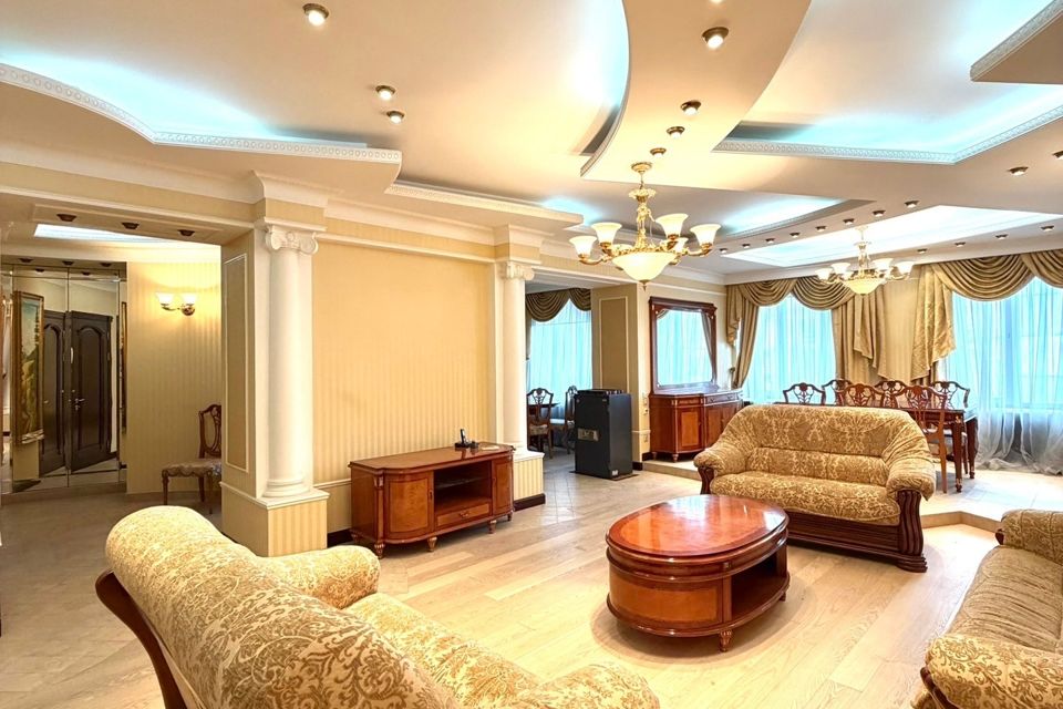 Продаётся 4-комнатная квартира, 148.9 м²