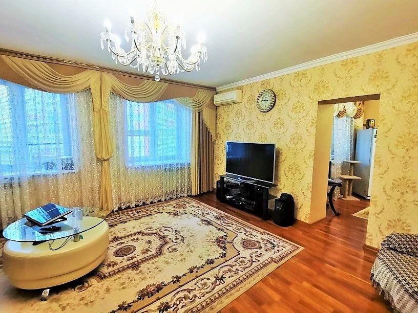 Продаётся 3-комнатная квартира, 105.5 м²