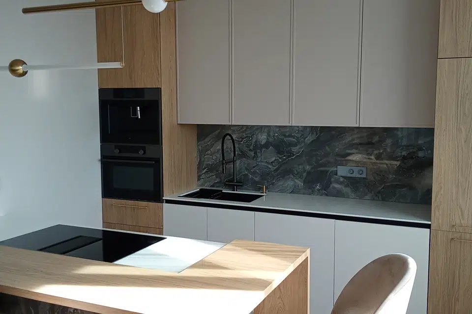 Продаётся 3-комнатная квартира, 102 м²