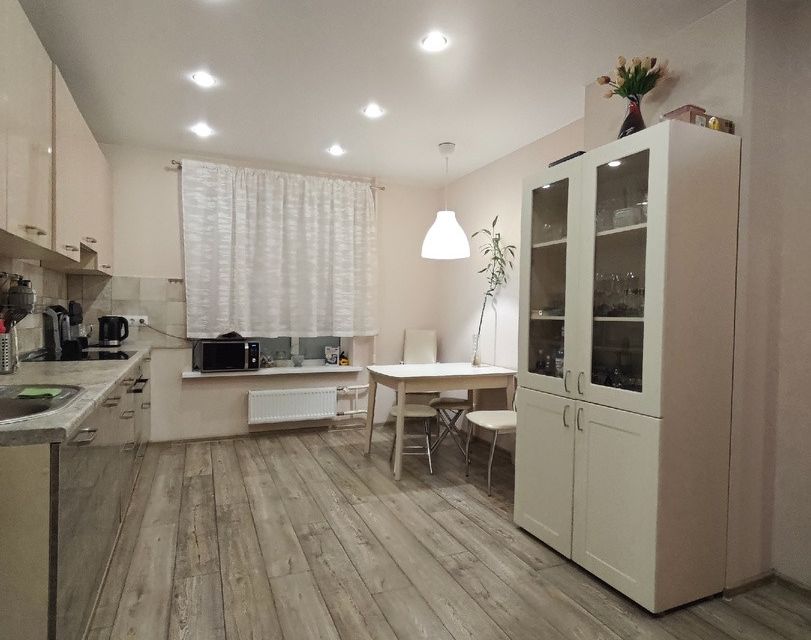 Продаётся 4-комнатная квартира, 97.5 м²