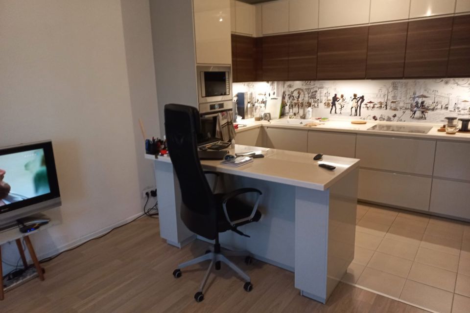 Продаётся 4-комнатная квартира, 90.8 м²