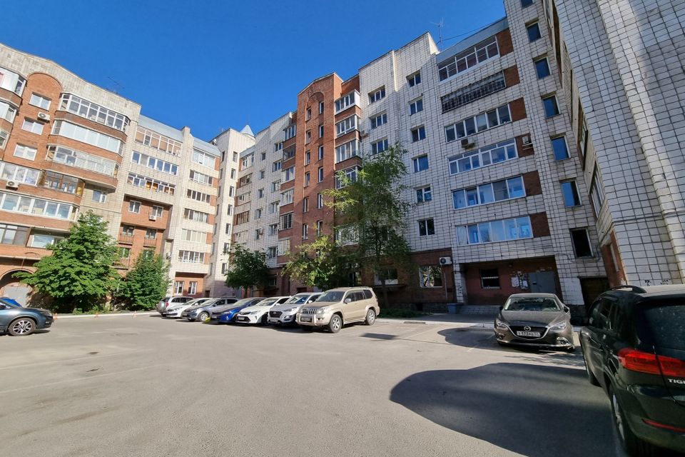 Продаётся 1-комнатная квартира, 42 м²