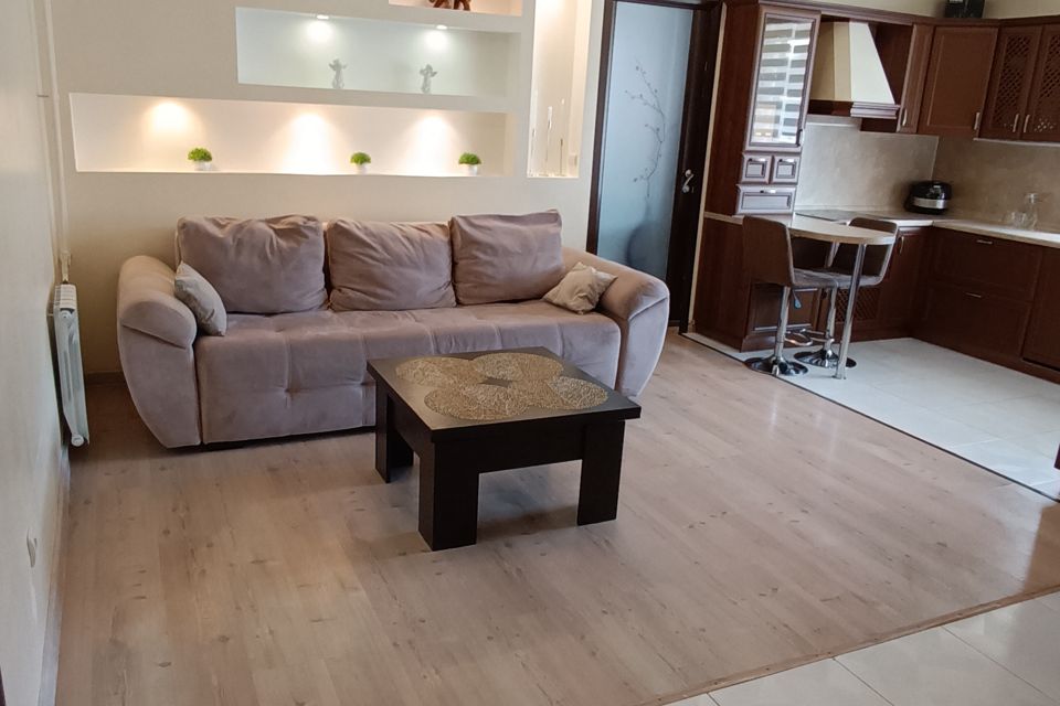 Продаётся 3-комнатная квартира, 70.5 м²