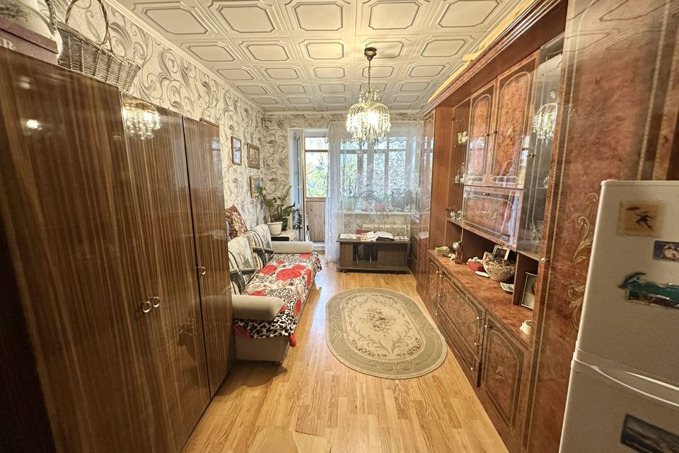 Продаётся 3-комнатная квартира, 50.4 м²