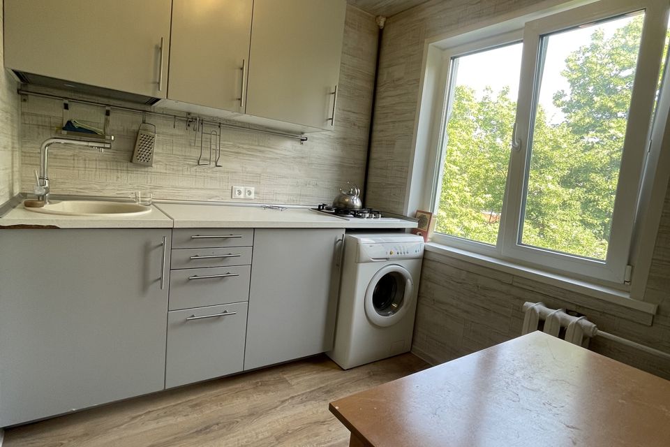 Продаётся 3-комнатная квартира, 57.9 м²