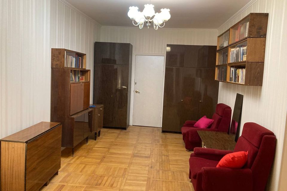 Продаётся 4-комнатная квартира, 90 м²