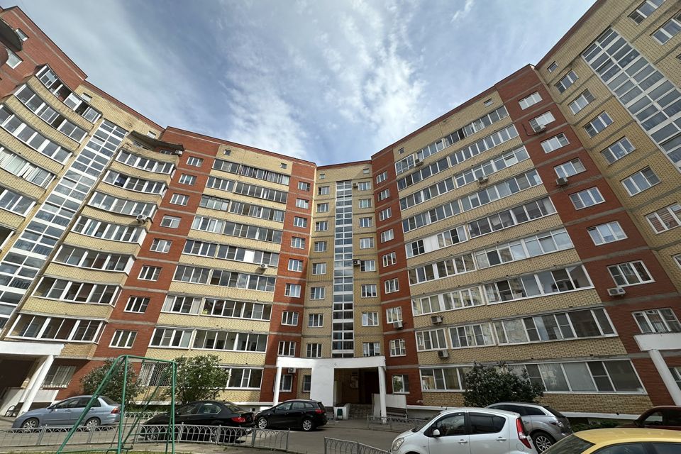 Продаётся 2-комнатная квартира, 68.6 м²