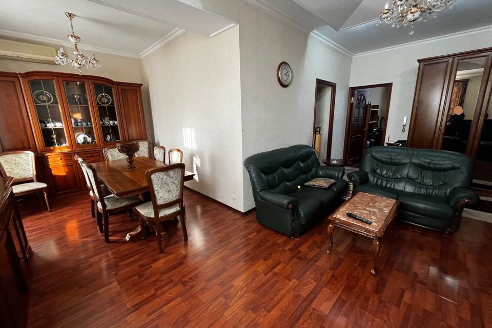 Продаётся 3-комнатная квартира, 90 м²