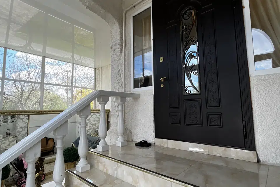 Продаётся 2-этажный дом, 300 м²