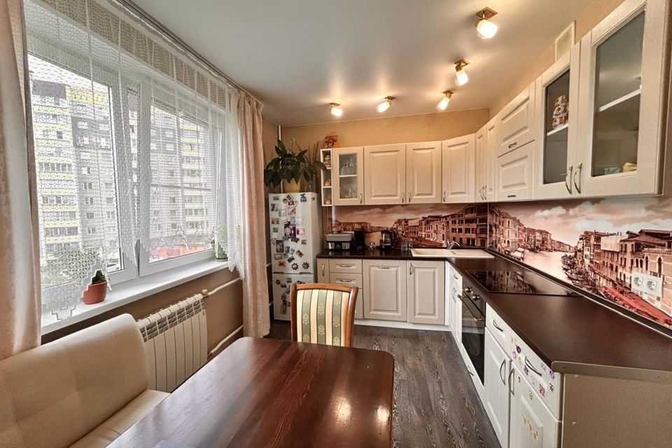 Продаётся 2-комнатная квартира, 63.8 м²