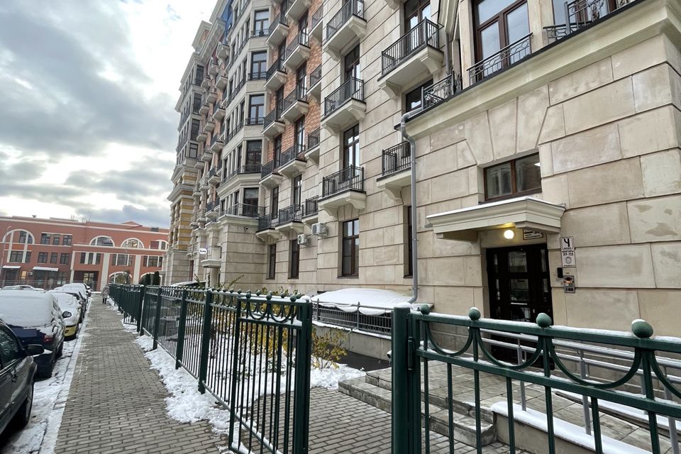 Продаётся 3-комнатная квартира, 106.2 м²