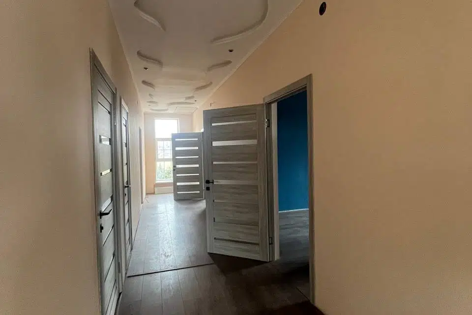 Продаётся 3-этажный дом, 550 м²