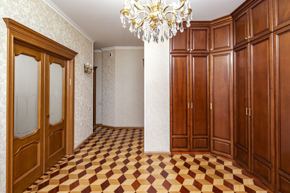 Продаётся 3-комнатная квартира, 131.3 м²