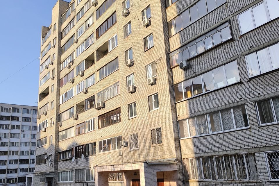 Продаётся 2-комнатная квартира, 56.6 м²