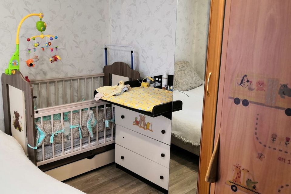 Продаётся 3-комнатная квартира, 49.6 м²