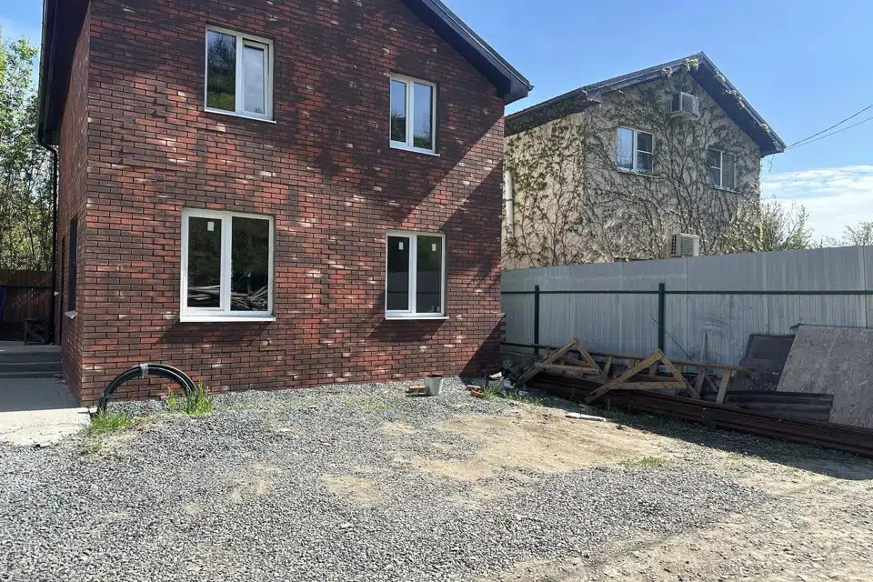 Продаётся 2-этажный дом, 93.4 м²