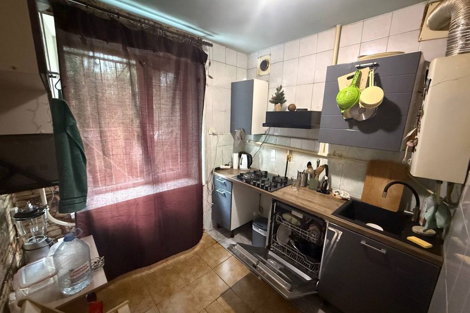 Продаётся 3-комнатная квартира, 55.9 м²