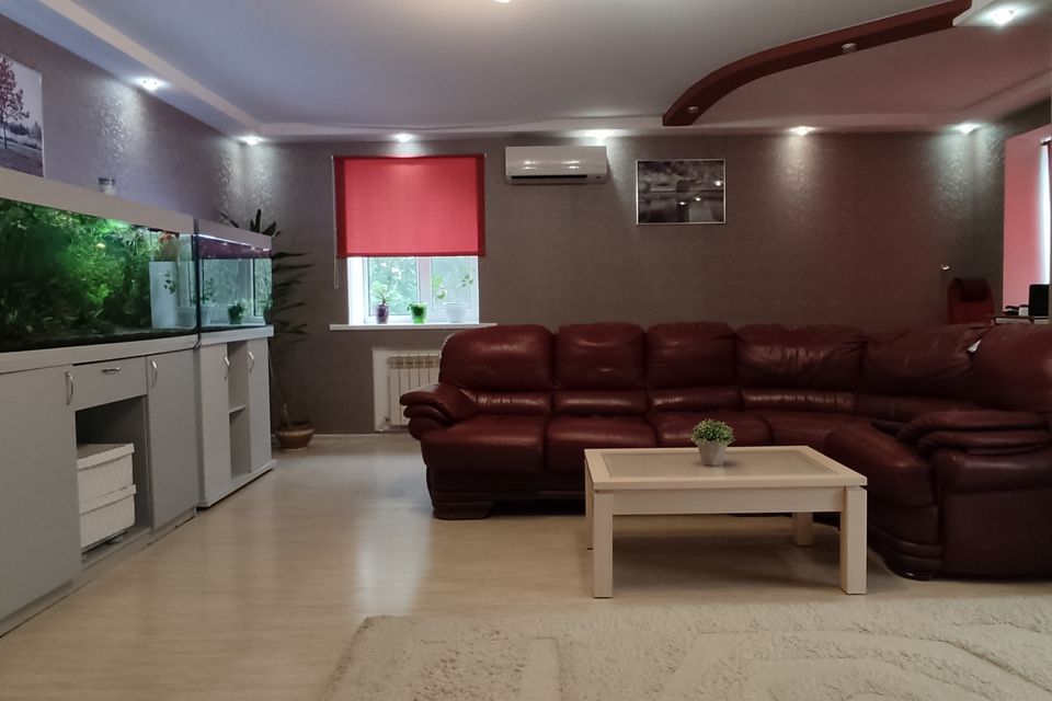 Продаётся 4-комнатная квартира, 110 м²